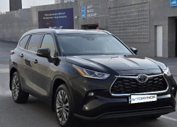 Toyota Highlander 2020 года