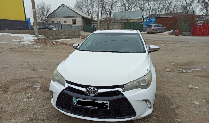 Toyota Camry 2017 года
