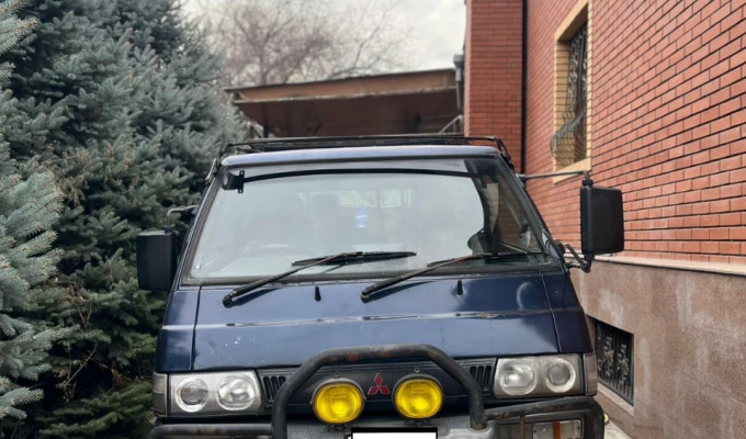 Mitsubishi Delica 1995 года