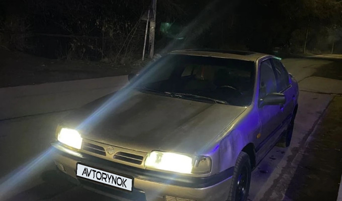 Nissan Primera 1992 года