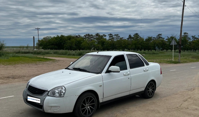 ВАЗ (Lada) Priora 2013 года
