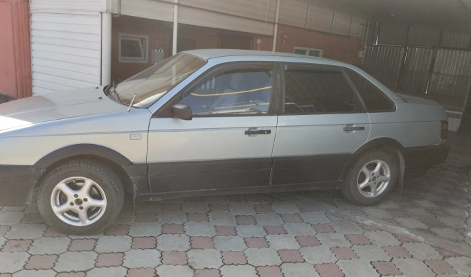 Volkswagen Passat 1990 года