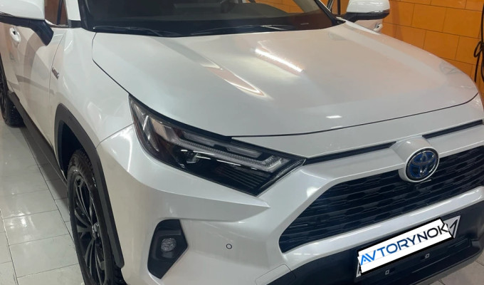 Toyota RAV4 2024 года