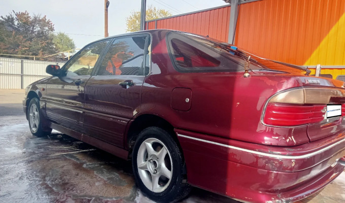 Mitsubishi Galant 1993 года