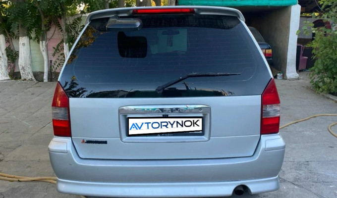Mitsubishi Chariot 1998 года