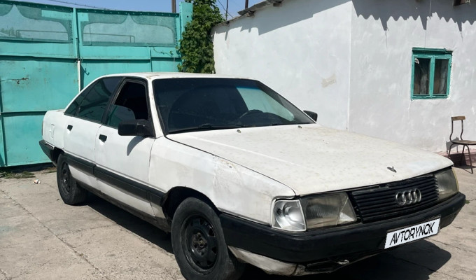 Audi 100 1988 года