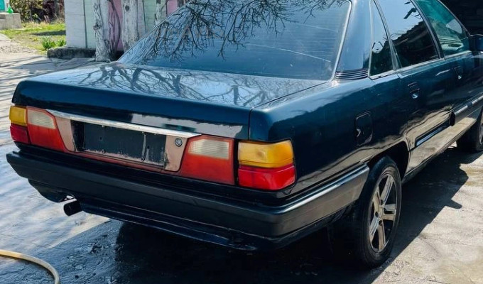 Audi 100 1988 года