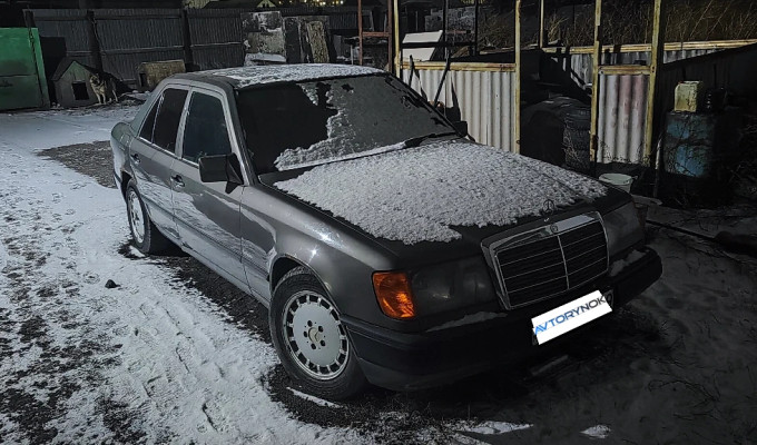 Mercedes-Benz E-Класс 1989 года