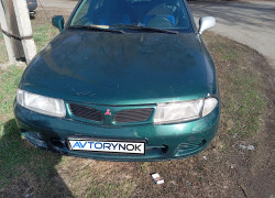 Mitsubishi Carisma 1999 года