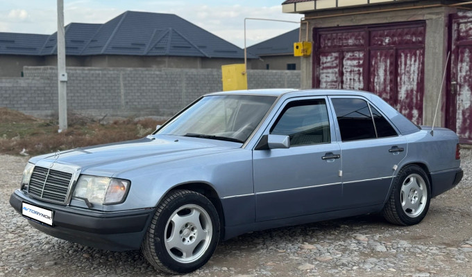 Mercedes-Benz E-Класс 1989 года