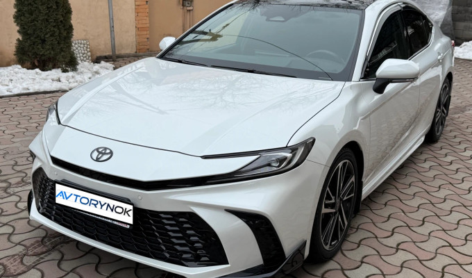 Toyota Camry 2024 года