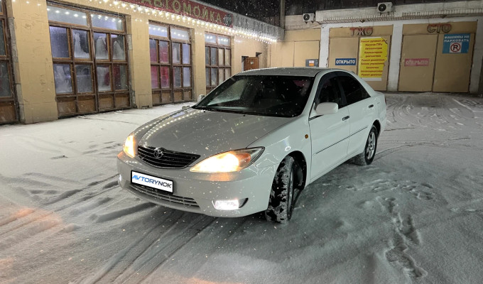 Toyota Camry 2003 года