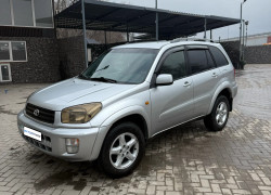 Toyota RAV4 2002 года