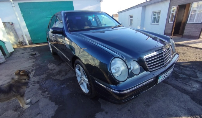 Mercedes-Benz E-Класс 2000 года