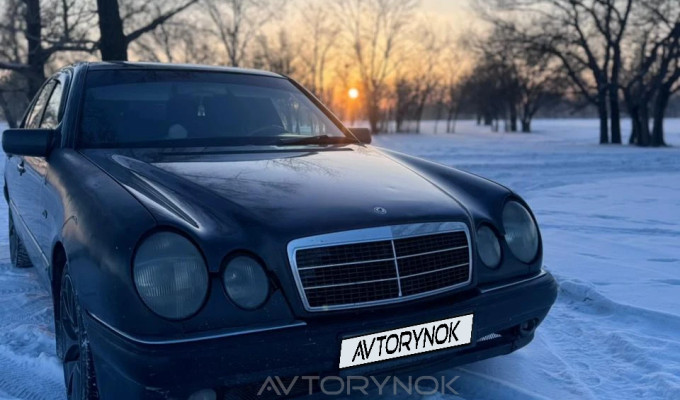 Mercedes-Benz E-Класс 1995 года