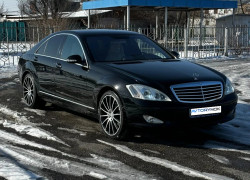 Mercedes-Benz S-Класс 2005 года