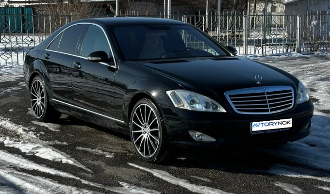 Mercedes-Benz S-Класс 2005 года