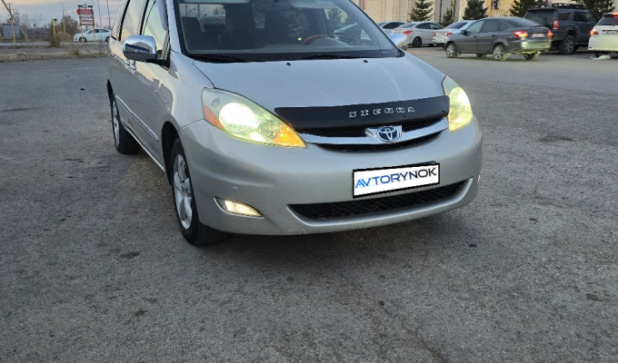 Toyota Sienna 2006 года