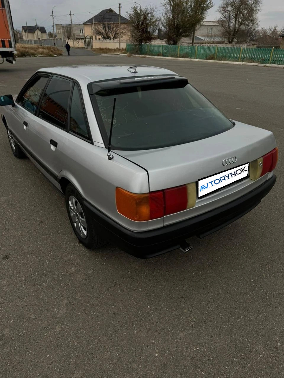 Audi 80, 1990