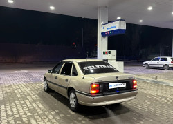 Opel Vectra 1992 года