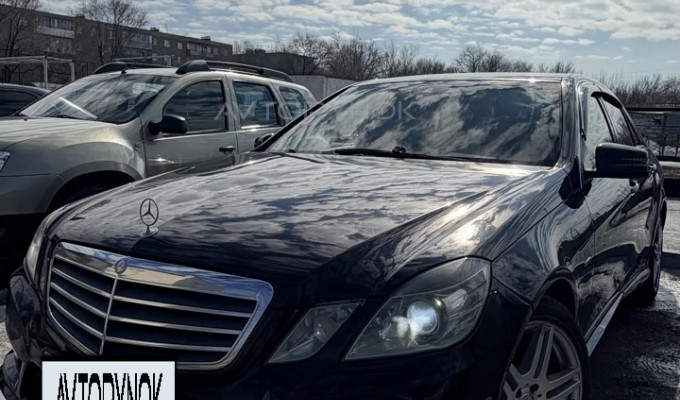 Mercedes-Benz E-Класс 2010 года