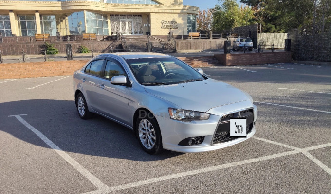 Mitsubishi Lancer 2013 года