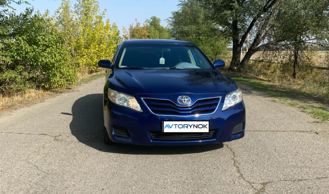 Toyota Camry 2011 года