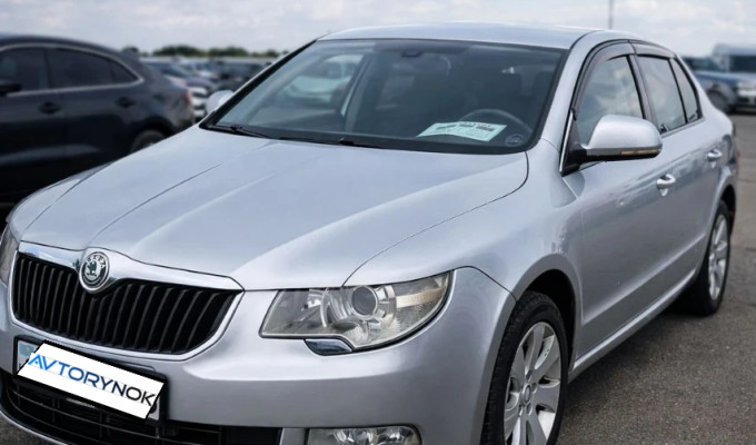 Skoda Superb 2013 года