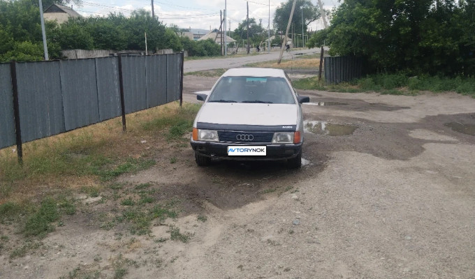 Audi 100 1986 года