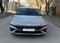 Hyundai Elantra 2024 года