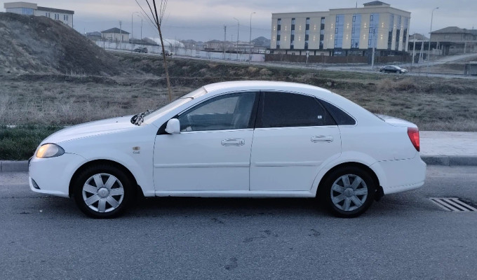 Daewoo Gentra 2014 года