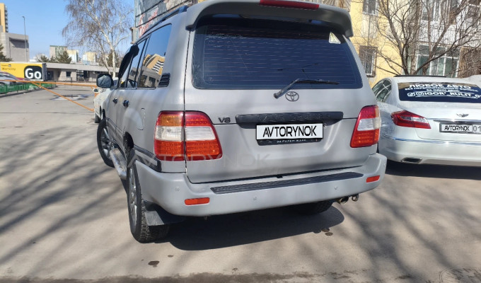 Toyota Land Cruiser 2002 года