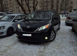 Toyota Sienna 2011 года