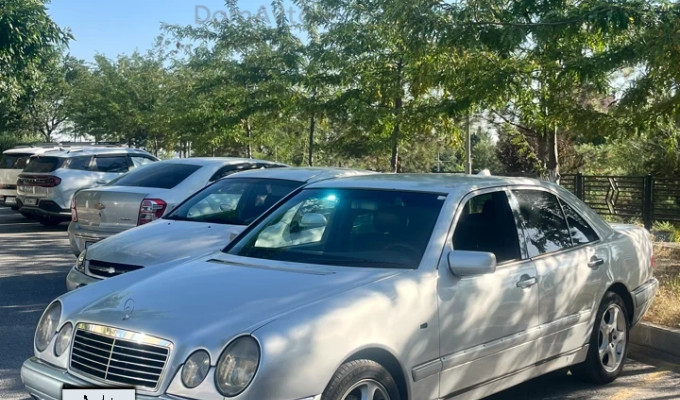 Mercedes-Benz E-Класс 1999 года