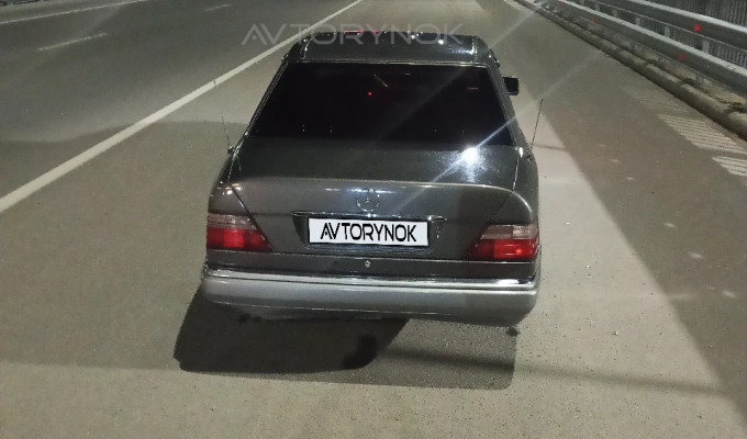Mercedes-Benz E-Класс 1994 года