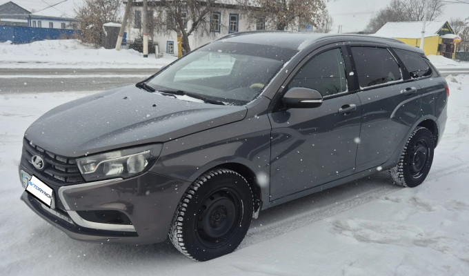 ВАЗ (Lada) Vesta SW 2018 года