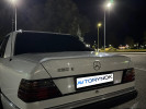 Mercedes-Benz E-Класс 1990 года