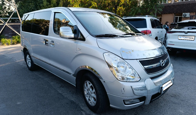 Hyundai Starex 2010 года