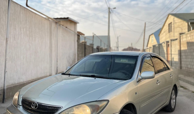 Toyota Camry 2003 года