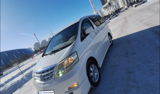 Toyota Alphard 2005 года
