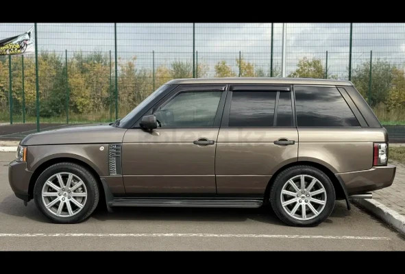 Land Rover Range Rover 2010 года