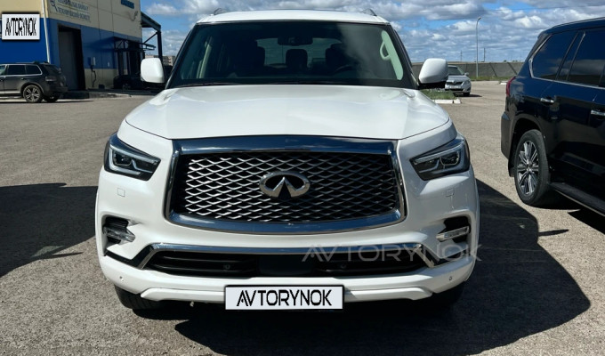 Infiniti QX80 2021 года