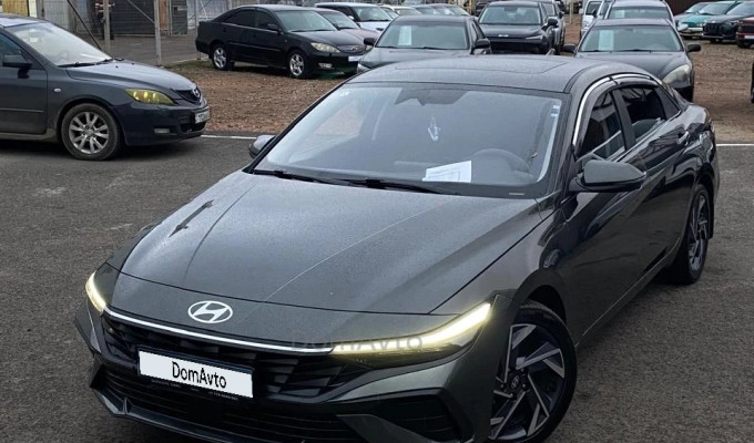 Hyundai Elantra 2024 года
