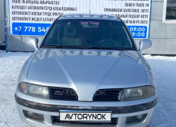 Mitsubishi Carisma 2002 года
