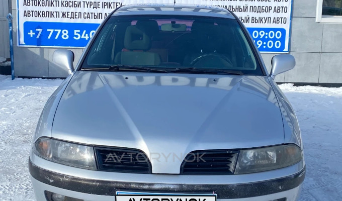 Mitsubishi Carisma 2002 года