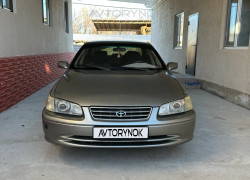 Toyota Camry 2000 года