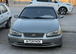 Toyota Camry 2000 года