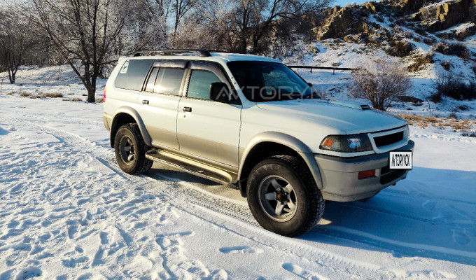 Mitsubishi Challenger 1998 года