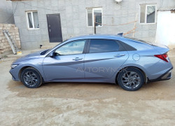 Hyundai Elantra 2024 года