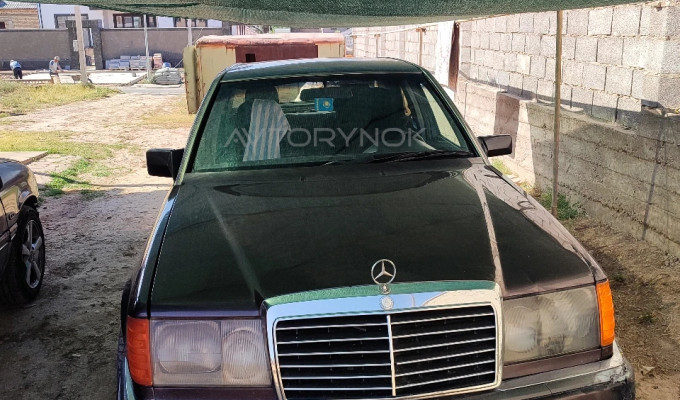 Mercedes-Benz E-Класс 1992 года